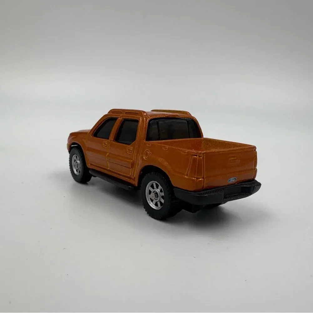 Vintage Maisto Ford‎ Sport Trac Diecast Truck